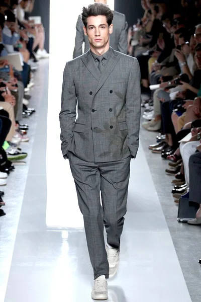 Look 35